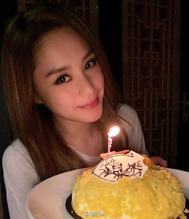 钟欣潼庆农历生日 36岁依然有少女感