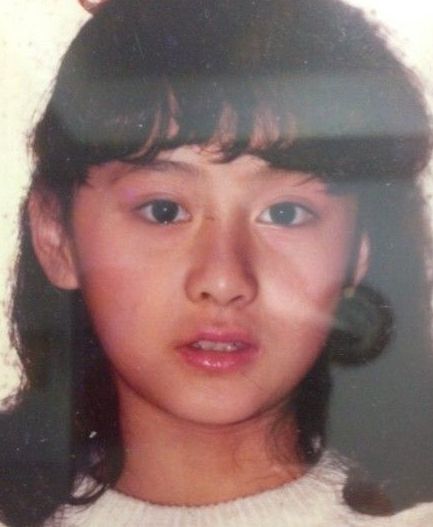 陈乔恩合影七朵花 素颜陈乔恩脸蛋仍白皙紧致 盘点明罕见青涩旧照（图）