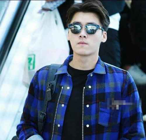 鹿晗辨识度如此高 是穿蓝色衣服中最容易被发现的中国男星