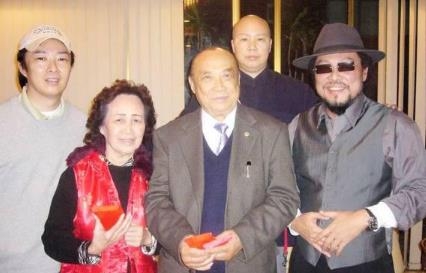 费玉清全家福曝光:小哥婉拒央视春晚 原因只为这个