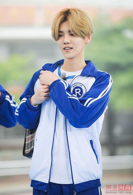 杨洋鹿晗易烊千玺 男神穿上校服谁是最帅校草？