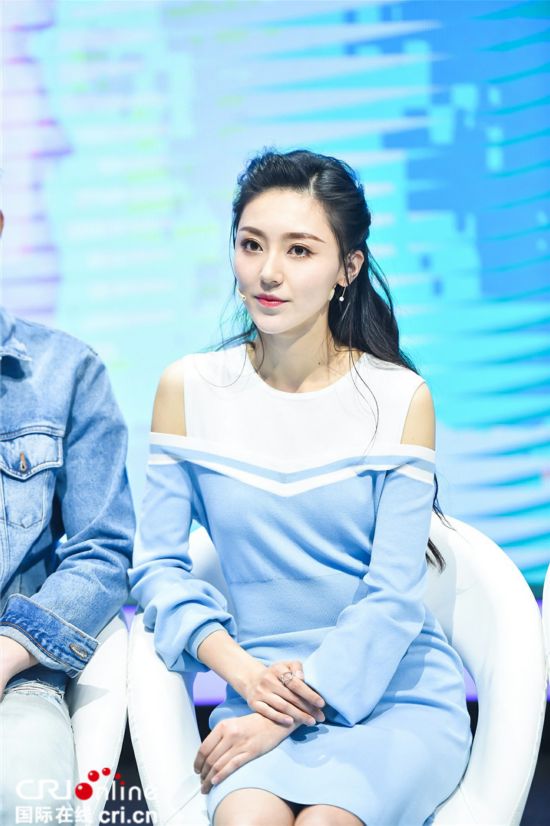 《王牌对王牌2》成龙抱头大哭？宋茜杨幂相互毁容