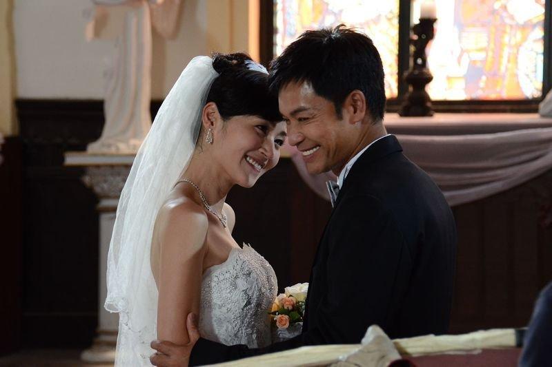她是亚洲第一美腿TVB视后 与鬼才编剧相恋7日闪婚