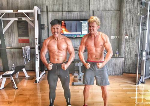 盘点男明星“赤膊照” 第一位已到古稀身材好到爆