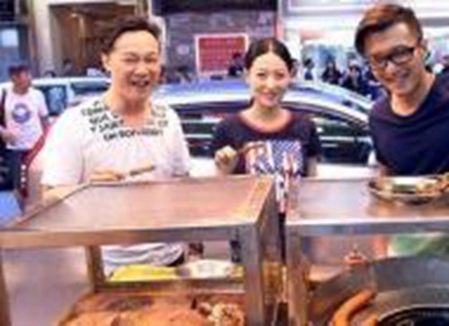 盘点那些爱吃路边摊的明星 发哥竟然这么节俭