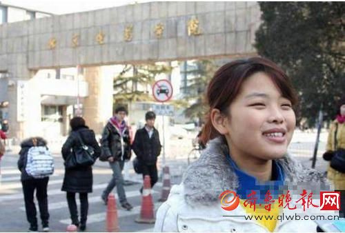 她是《武林外传》莫小贝,曾因长相被北影拒绝,如今美到不敢认