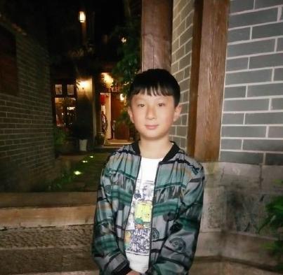 长得像明星是怎样的体验？这简直就是霍建华本尊！