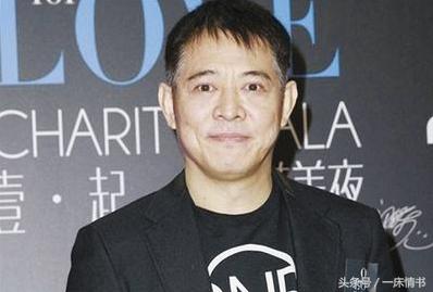 都说李连杰近照苍老似70岁，然而比他更惨的是刘家辉
