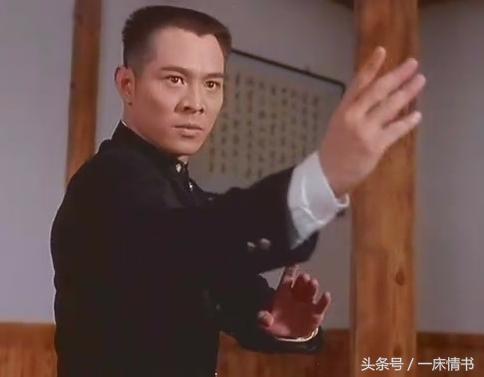 都说李连杰近照苍老似70岁，然而比他更惨的是刘家辉