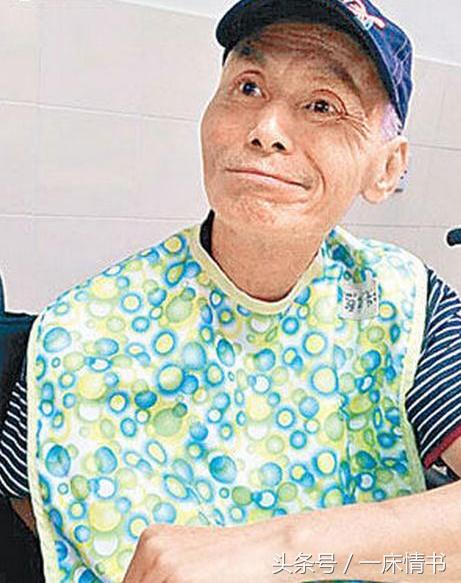 都说李连杰近照苍老似70岁，然而比他更惨的是刘家辉