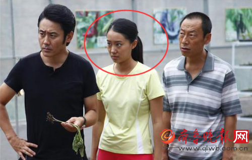 张小斐，她演戏难红转型搭档冯巩演小品成名，为老板放弃春晚