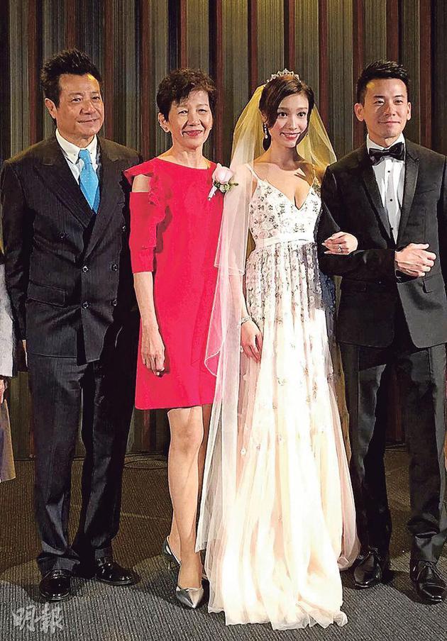陈宇琛登记结婚激动落泪 港星石修荣升公公