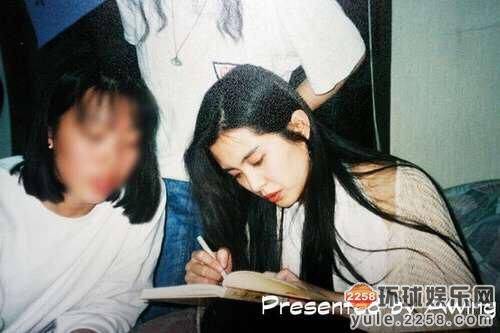 24年前访韩的王祖贤美艳不可方物 邻国人民为之疯狂
