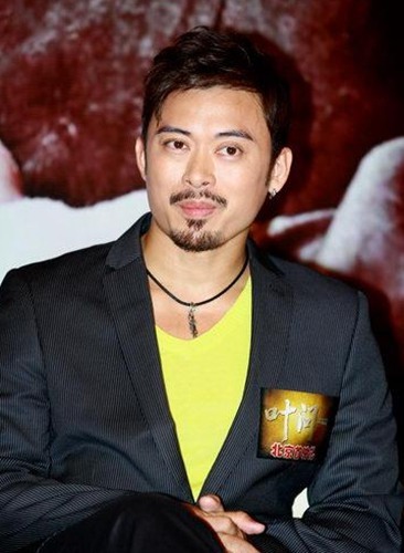 一部《力王》走红，如今爱情事业双丰收
