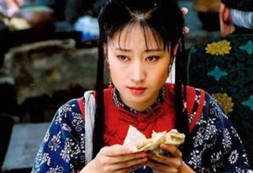 靳东师姐，四十岁一夜爆红，最感恩陈道明胡歌