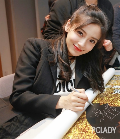 黄晓明为baby庆生 盘点那些炫妻狂魔的娇妻