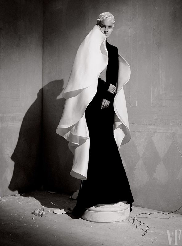 “赫敏”艾玛·沃特森写真 帅气唯美又性感
