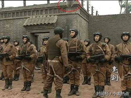 搞笑穿帮镜头：迪丽热巴的手机好牛