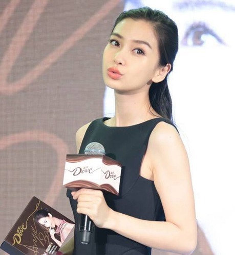 十位美女明星卖萌嘟嘴照，哪几位萌化了你？