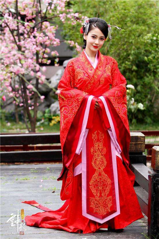 赵丽颖baby争《诛仙》女主 赵丽颖angelababy谁美？