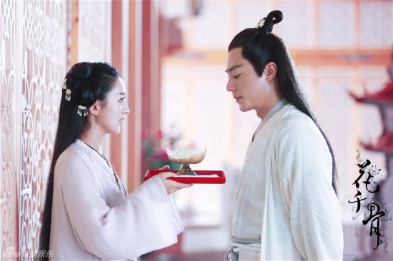 赵丽颖baby争《诛仙》女主 赵丽颖angelababy谁美？