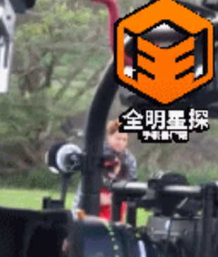 美国拍戏亲密不断,黄子韬和杨幂可能真的在一