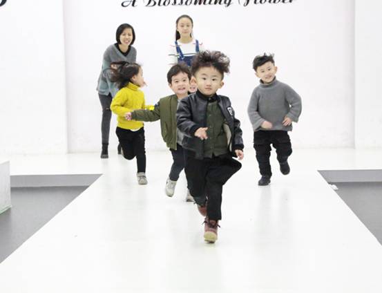 Showkids小超模郑成林即将亮相中国国际时装周王玉涛亲子时装发布会