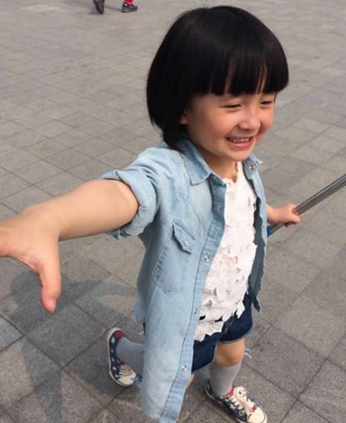 7岁小童模吴骐羽入选中国国际时装周王玉涛亲子时装发布