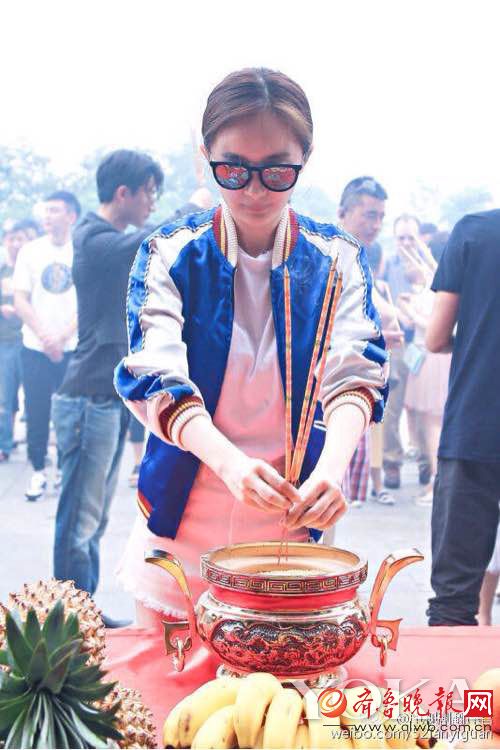 所有女星都在追“杨幂风” 她却偏爱跟男星撞衫