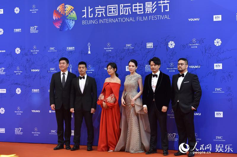 莫妮卡贝鲁奇惊艳北影节闭幕红毯 林志玲殷桃优雅PK