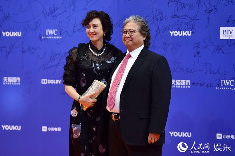 莫妮卡贝鲁奇惊艳北影节闭幕红毯 林志玲殷桃优雅PK