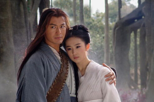 黄晓明推掉工作 阔别十二年赞刘亦菲越来越美希望未来再合作