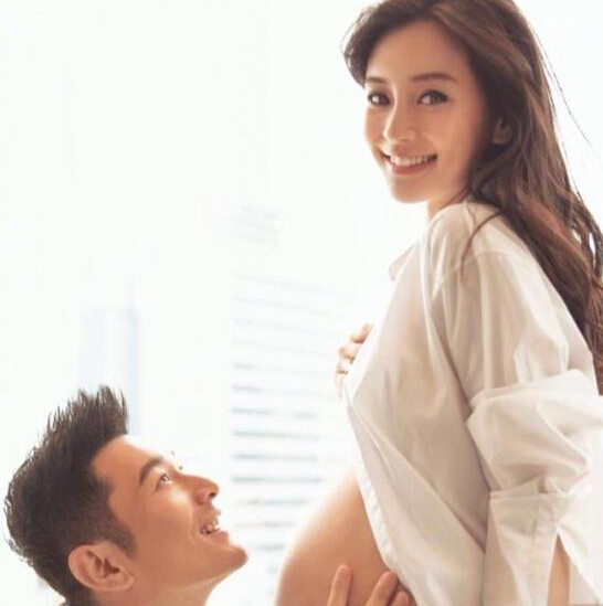 黄晓明推掉工作 阔别十二年赞刘亦菲越来越美希望未来再合作
