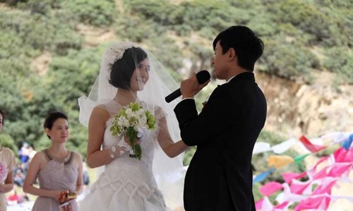 原来何炅给这么多明星夫妻主持过婚礼