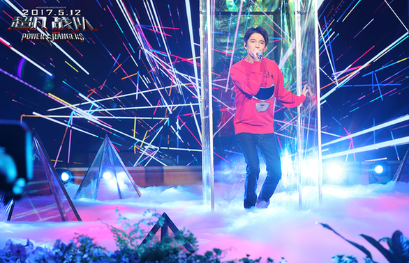 迪玛希携《超凡战队》登陆《天天向上》 现场首唱电影推广曲引爆全场