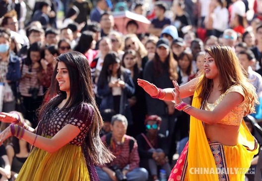 “丝路上的青春使者”：对外经贸大学第八届国际文化节开幕