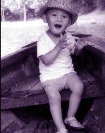 陆毅童年照曝光 高原红的侯局长是这样