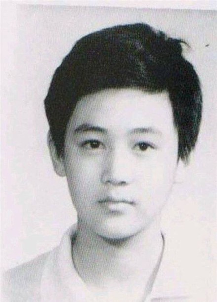 陆毅童年照曝光 高原红的侯局长是这样