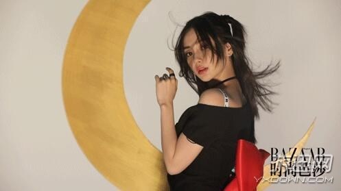 杨颖复出化身美少女战士 网友：你扎个双马尾就是水冰月？