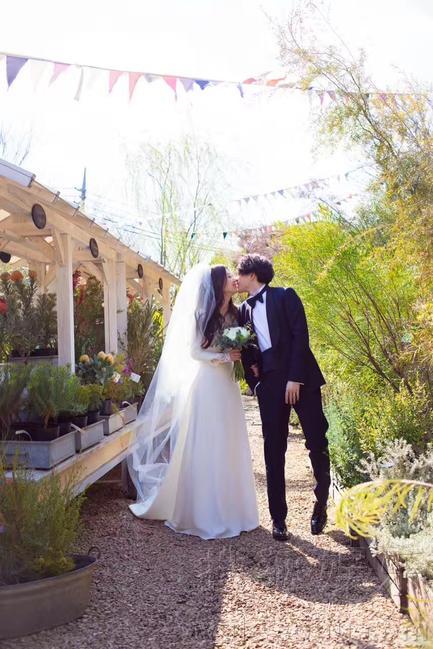 林宥嘉丁文琪婚纱照曝光 以动物造型为灵感制造可爱头饰