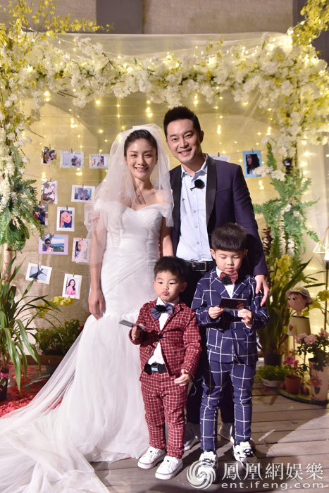 沙溢胡可结婚6年后 带着两孩子办了第2次婚礼！