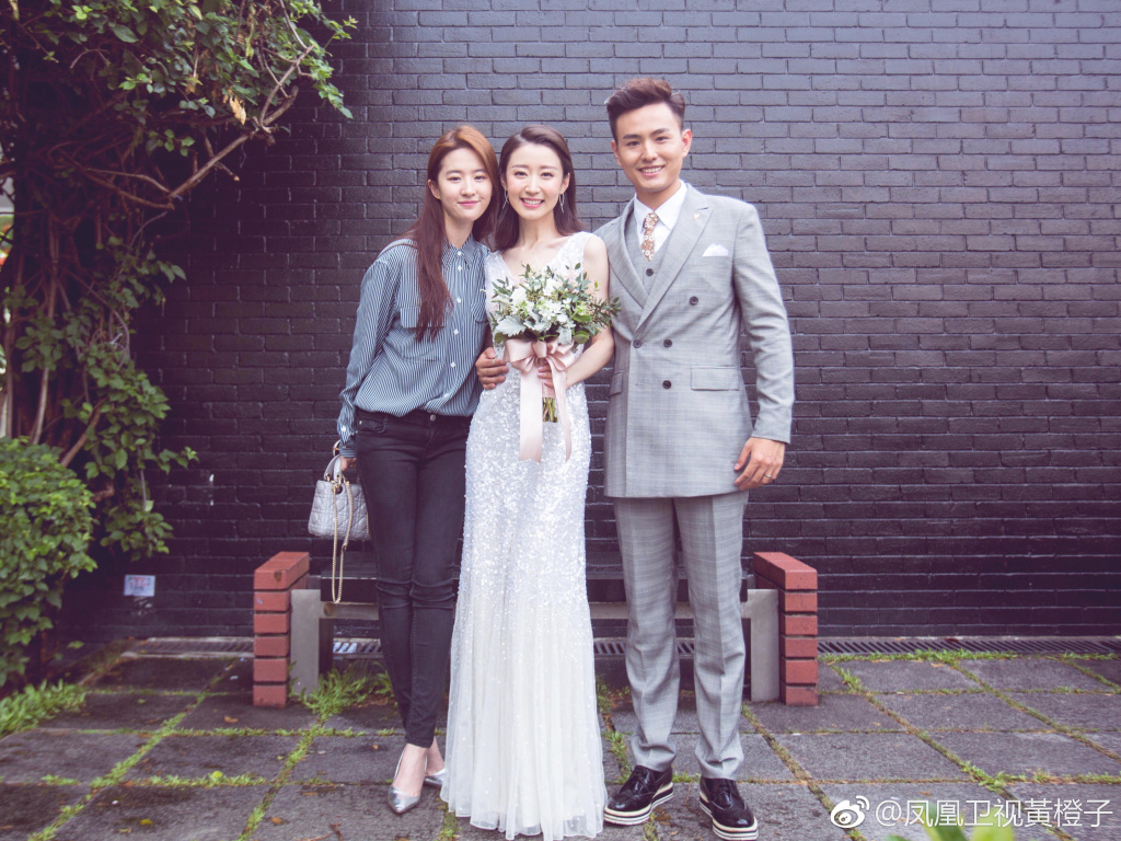 刘亦菲接连参加婚礼当伴娘 她也快结婚了？