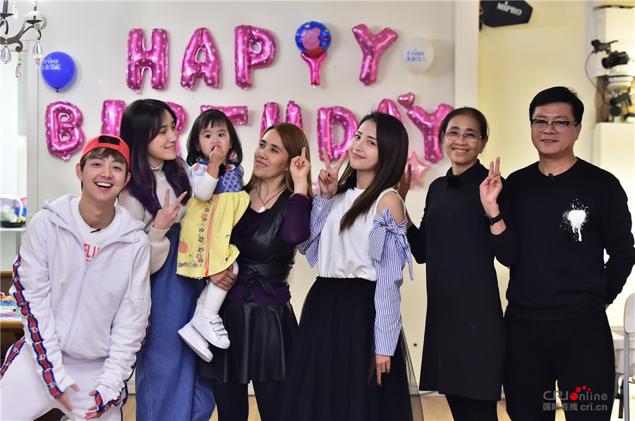 秀恩爱！包文婧放言：我老公比吴彦祖帅(图)