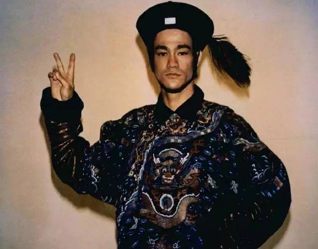 缅怀功夫巨星！这些他罕见的古装造型