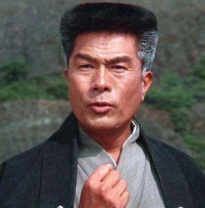 日本武学大师 70岁能劈叉还能打