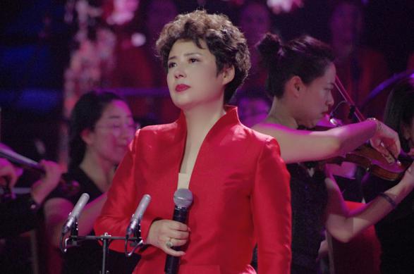 三十年红楼魂牵梦萦 再聚首泪撒音乐会