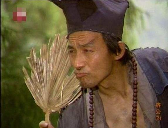 他52岁才成名 拍电影亏了几百万 一条微博成网红