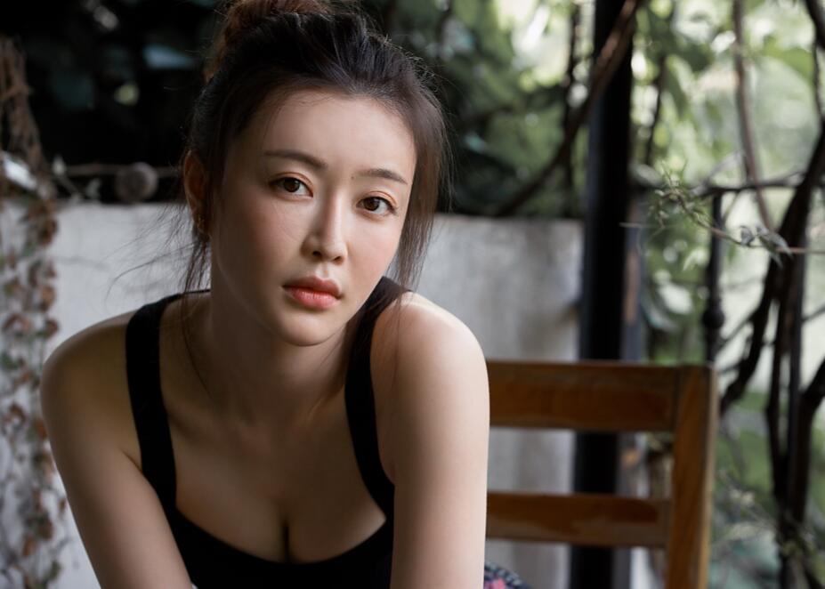 《我的1997》文艺少女邱林 国际大奖最年轻获得者