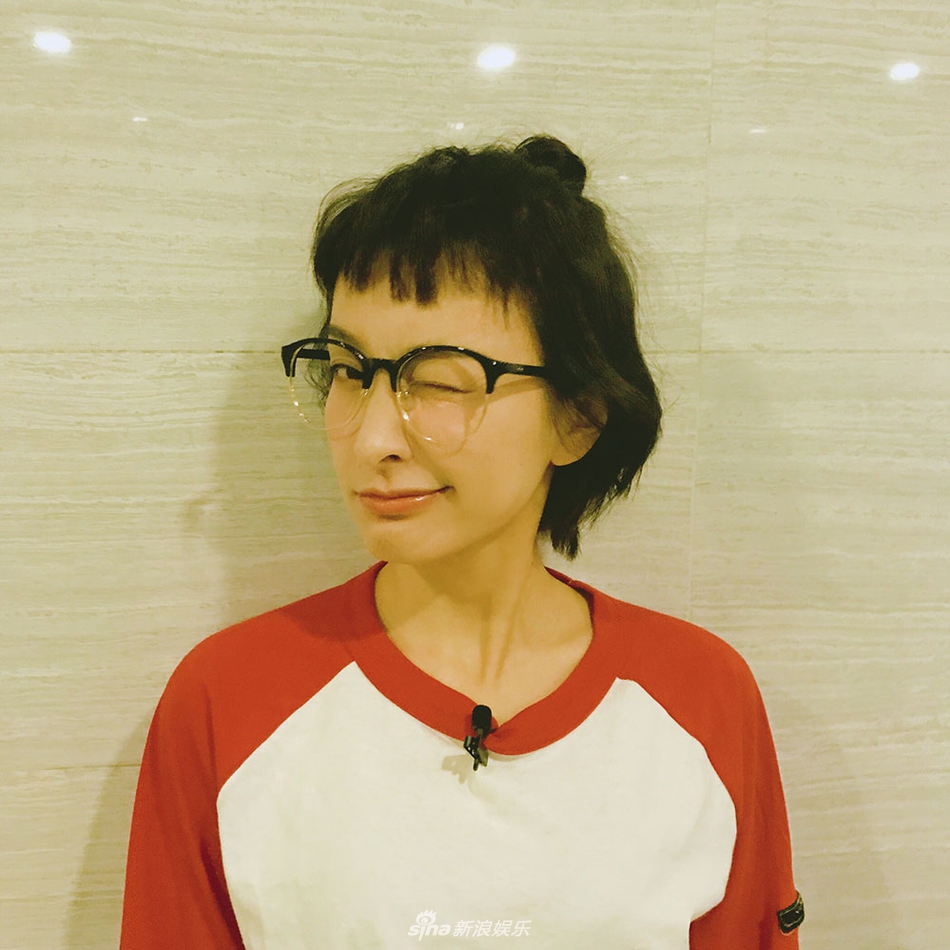 吴昕“狗啃式”发型搞怪9连拍 活力满满可爱卖萌