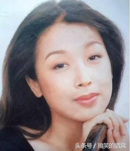 她凭一首歌一夜爆红，如今45岁大变样网友不敢认！